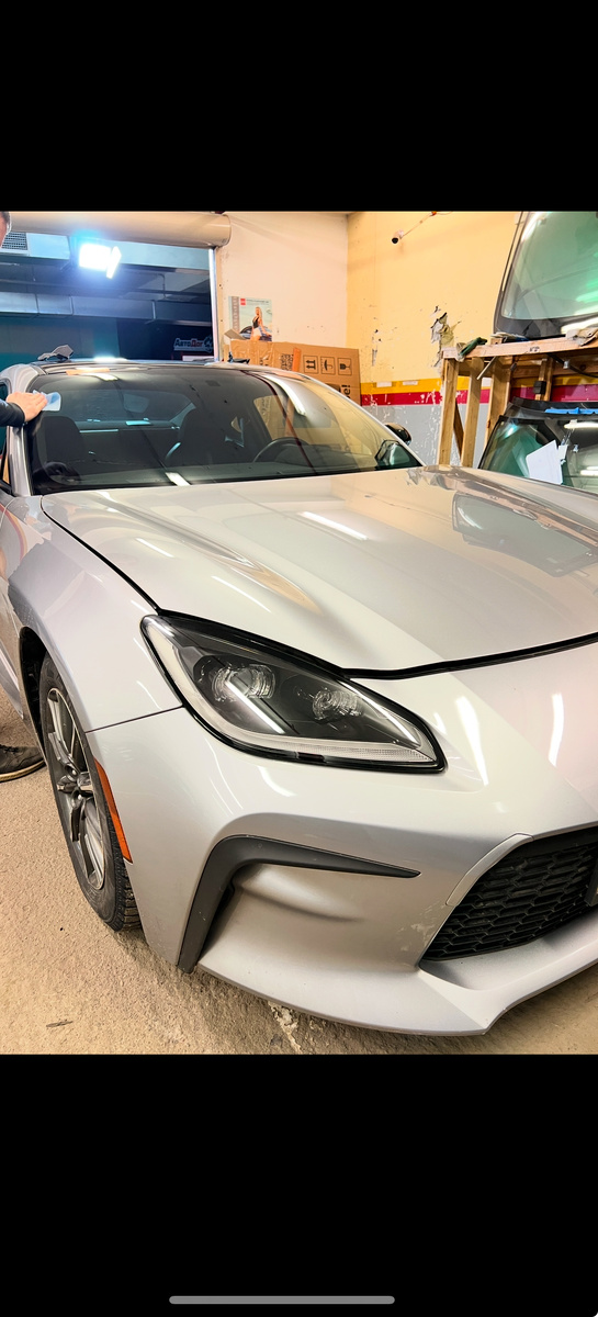 Новое лобовое стекло Toyota gt86