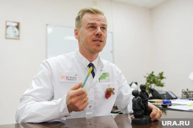 Челябинский доктор Антон Рыжий рассказал в чем отличие пребиотиков от пробиотиков. Фото: Вадим Ахметов © URA.RU
