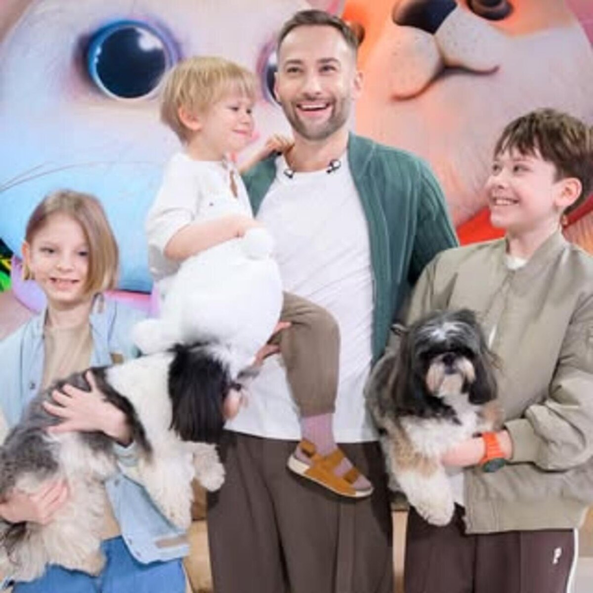    Дмитрий Шепелев с детьми Социальные сети