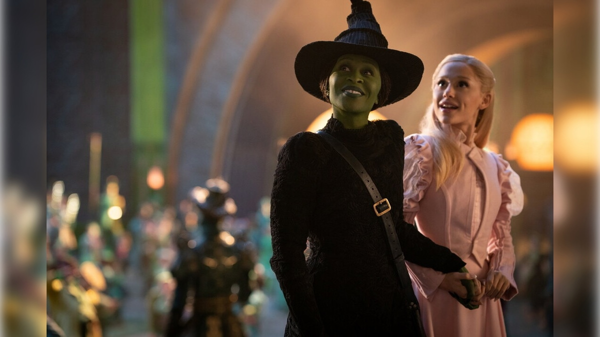 Кадр из фильма "Злая: Сказка о ведьме Запада"