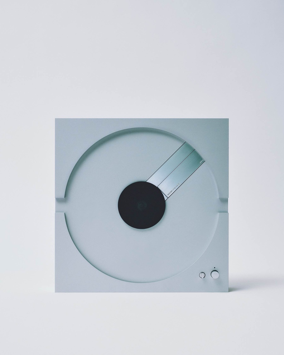 Элитный проигрыватель для винила от Waiting For Ideas: минимализм и эксклюзивность  