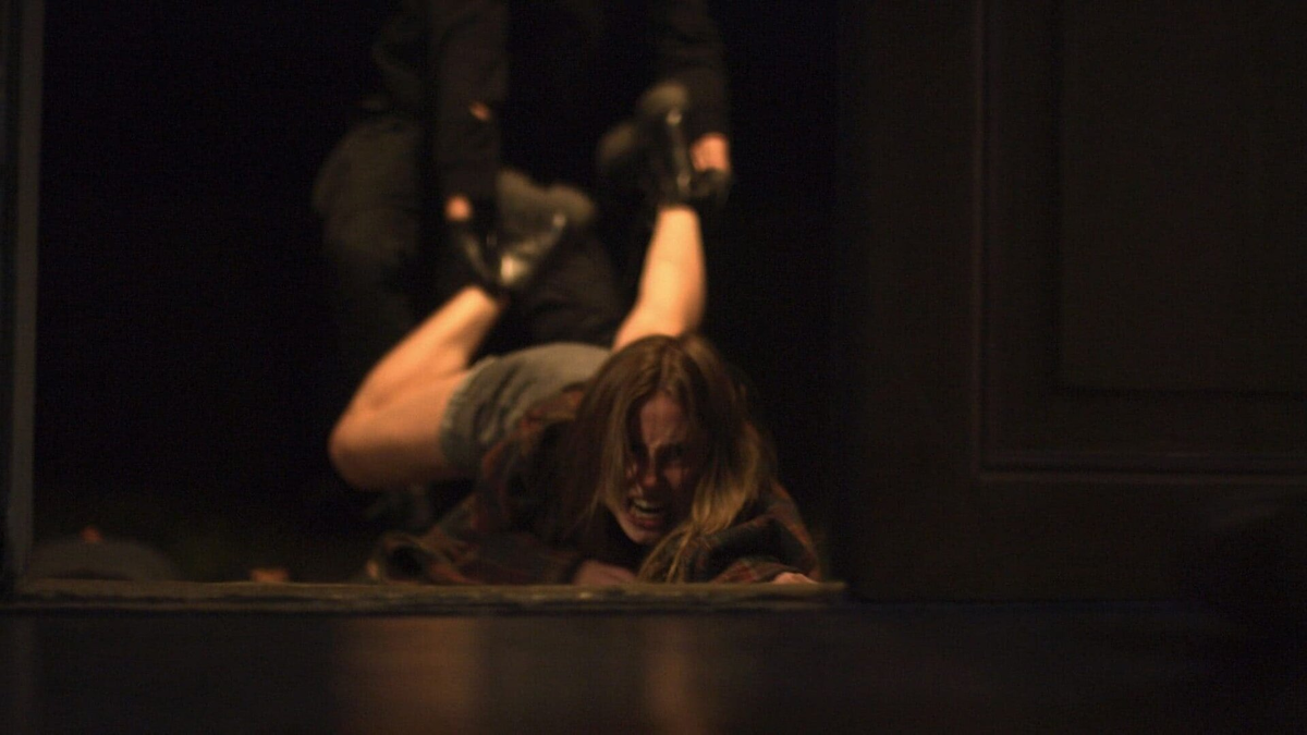 Кадр из фильма "Тёмные окна"