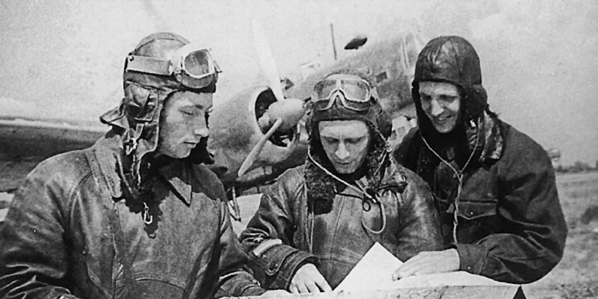 Пилоты АДД в ответ на массированные бомбардировки советских городов, в начале Великой Отечественной войны, в ночь с 7 на 8 августа 1941 года бомбили Берлин.