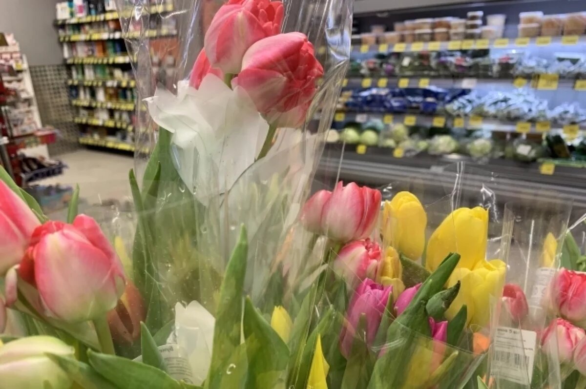    71% туляков планируют поздравлять коллег с 8 Марта