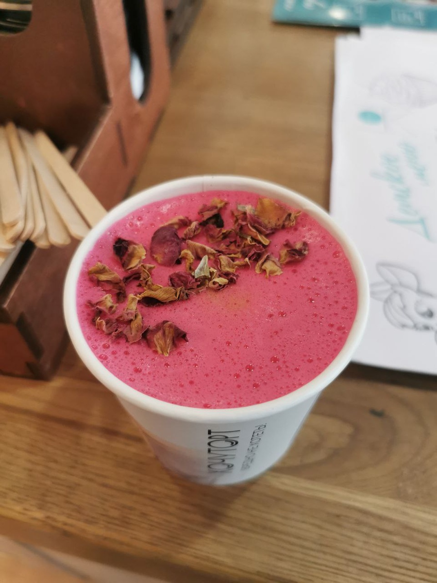 розовый латте