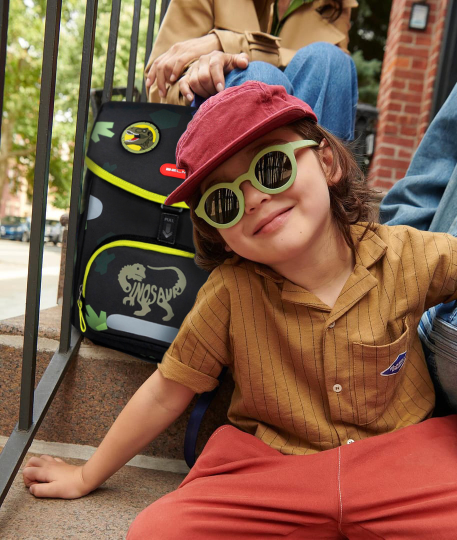 Clickbag от Belmil – это ультралегкий, эргономичный и удобный ранец с магнитным замком, который легко открывается даже одной рукой. Идеальный выбор для первоклассника!