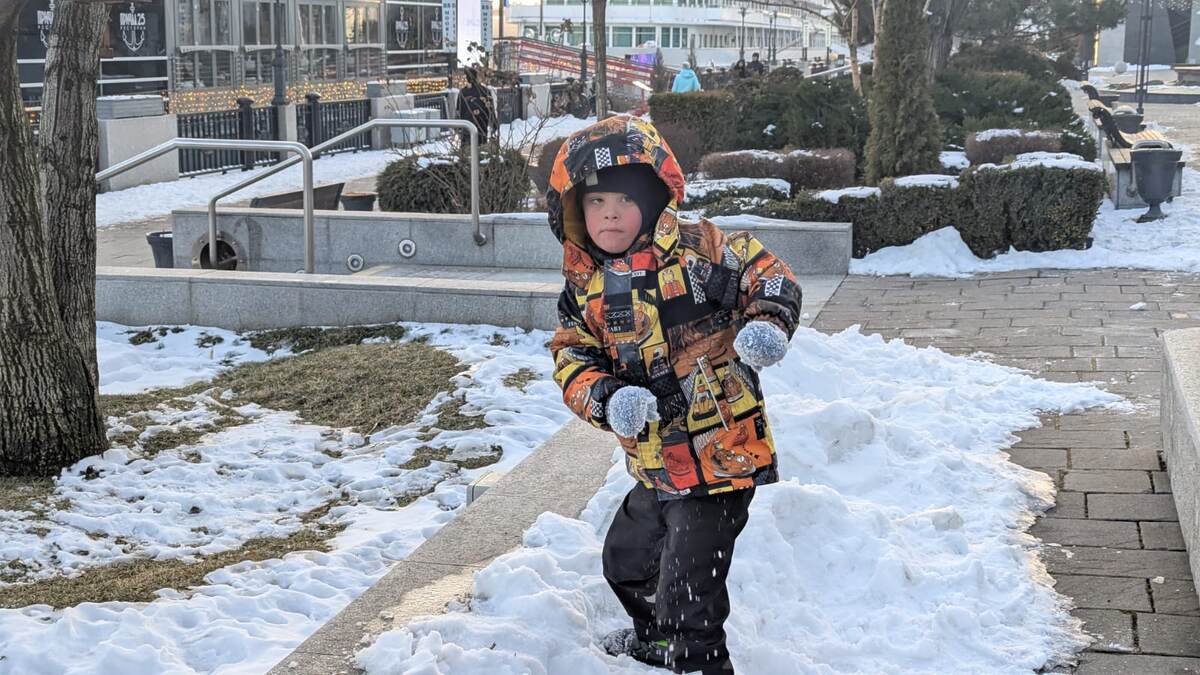 Мой младший сын на днях, со старшим играли в снежки