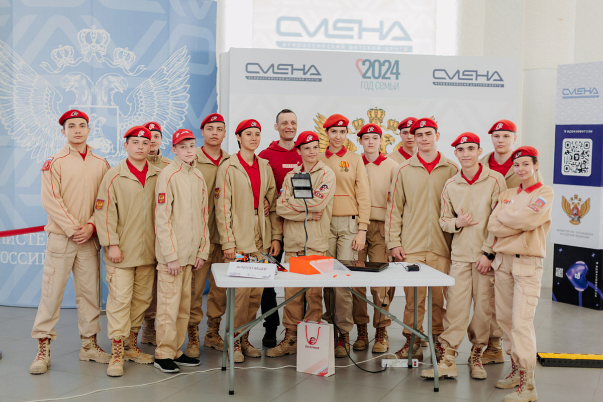    Курские школьники могут стать участниками программы «Военно-патриотический лагерь «Юнармеец»