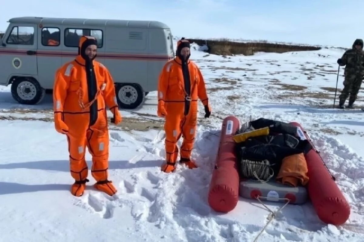    Поиски пропавшего рыбака вели под Волгоградом водолазы Службы спасения