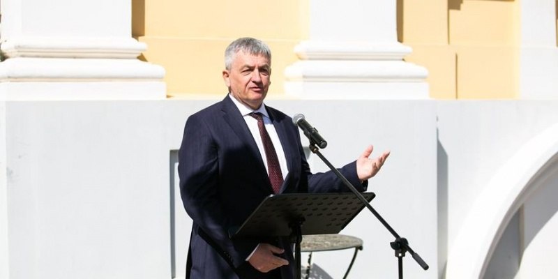    Путин наградил оренбуржцев: ректора Бориса Хавторина и тренера Ирину Симакову Белов Михаил Александрович