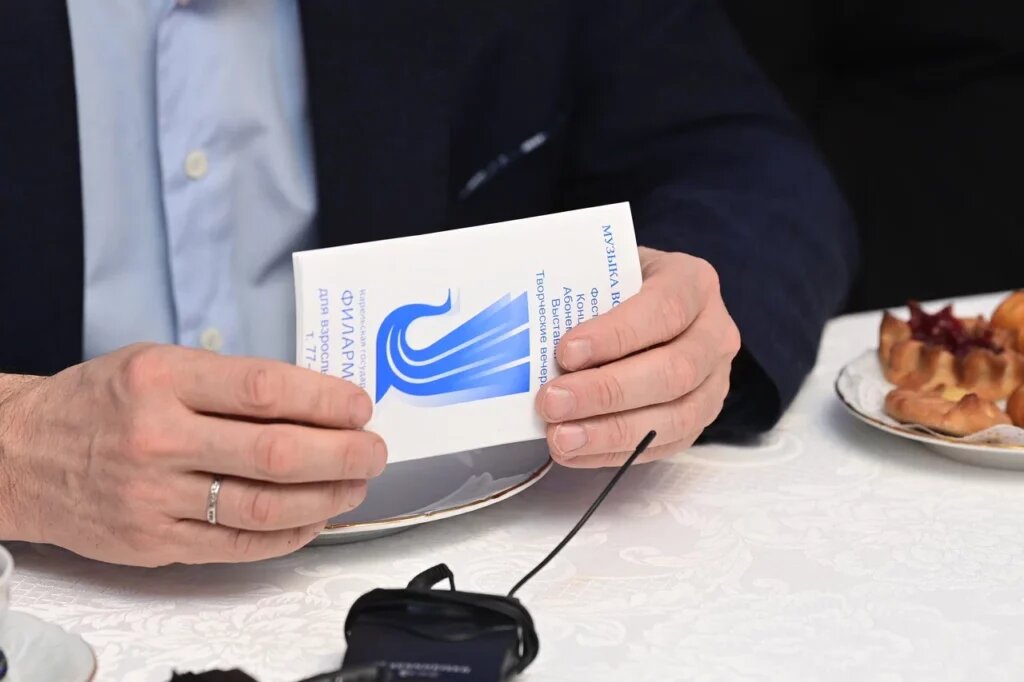    Встреча главы Карелии Артура Парфенчикова с женами и мамами участников СВО. Фото: «Республика»/ Сергей Юдин