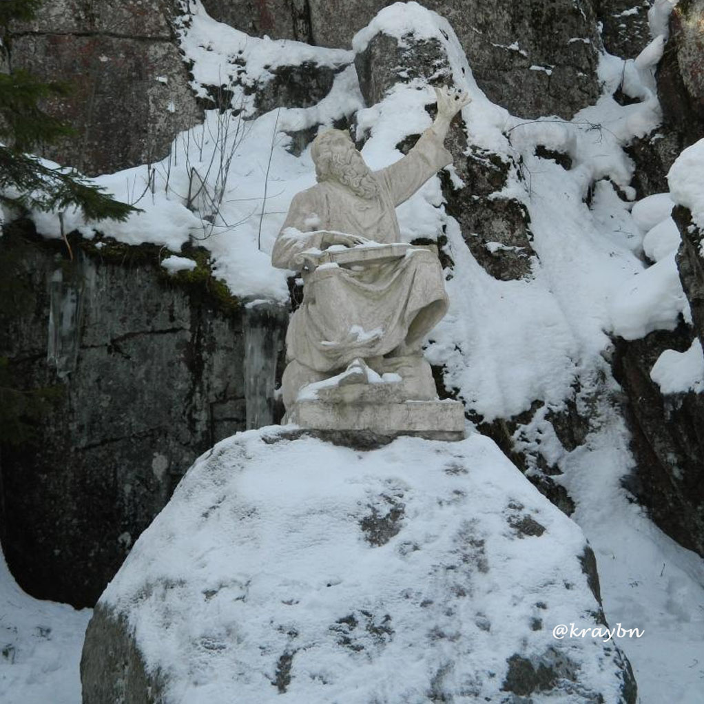 Статуя Вяйнямёйнена. Герой финского рунического эпоса «Калевала».