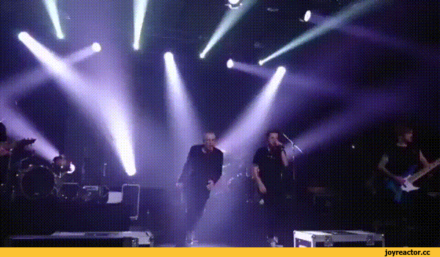 Зал не разошёлся, но и Ортём не долетел.