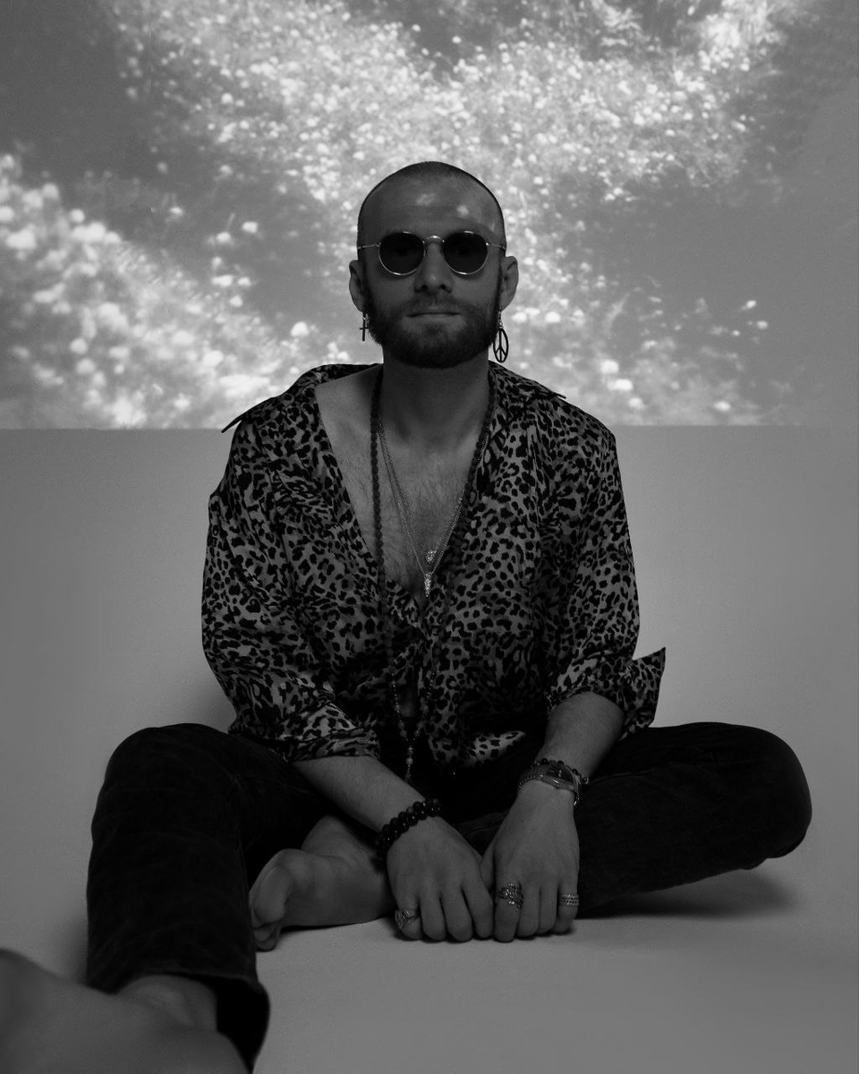 Ярослав Вейос, профессиональный музыкант и йога преподаватель 