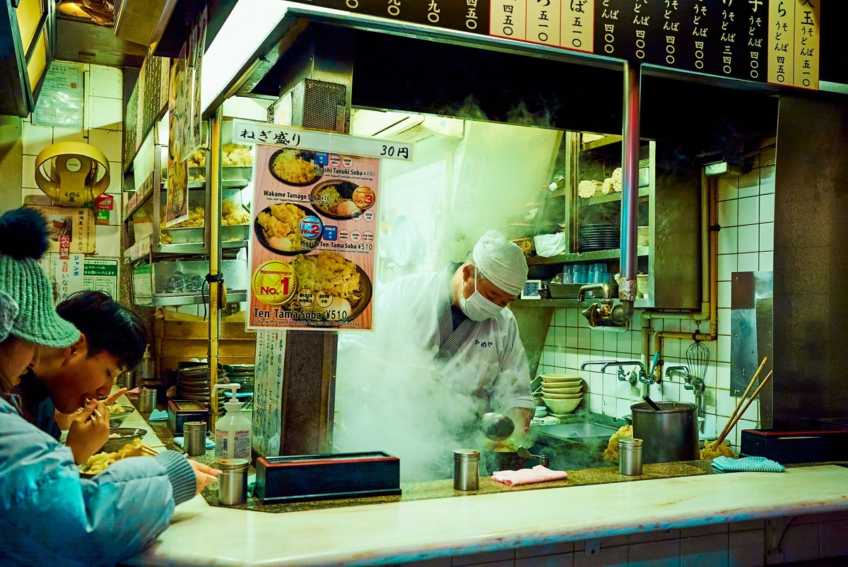 «Хара хачи бу» для японцев = здоровье и долголетие. Перед едой они вслух произносят эту фразу как мантру, напоминая себе и другим о важном правиле. Фото: Jezael Melgoza / Unsplash