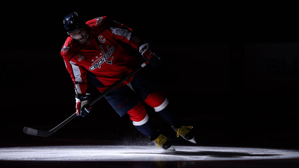 Охота Александра Овечкина за снайперским рекордом НХЛ выделилась в отдельное хоккейное явление с заметным эффектом.📷Фото: Patrick Smith / Getty Images