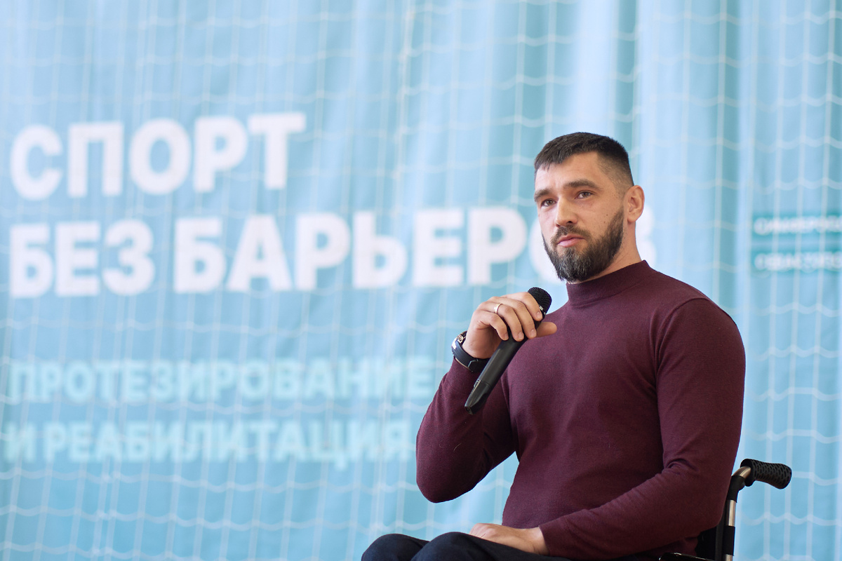 Победитель Паралимпийских игр-2024 в Париже по метанию копья в классе F54 Иван Ревенко