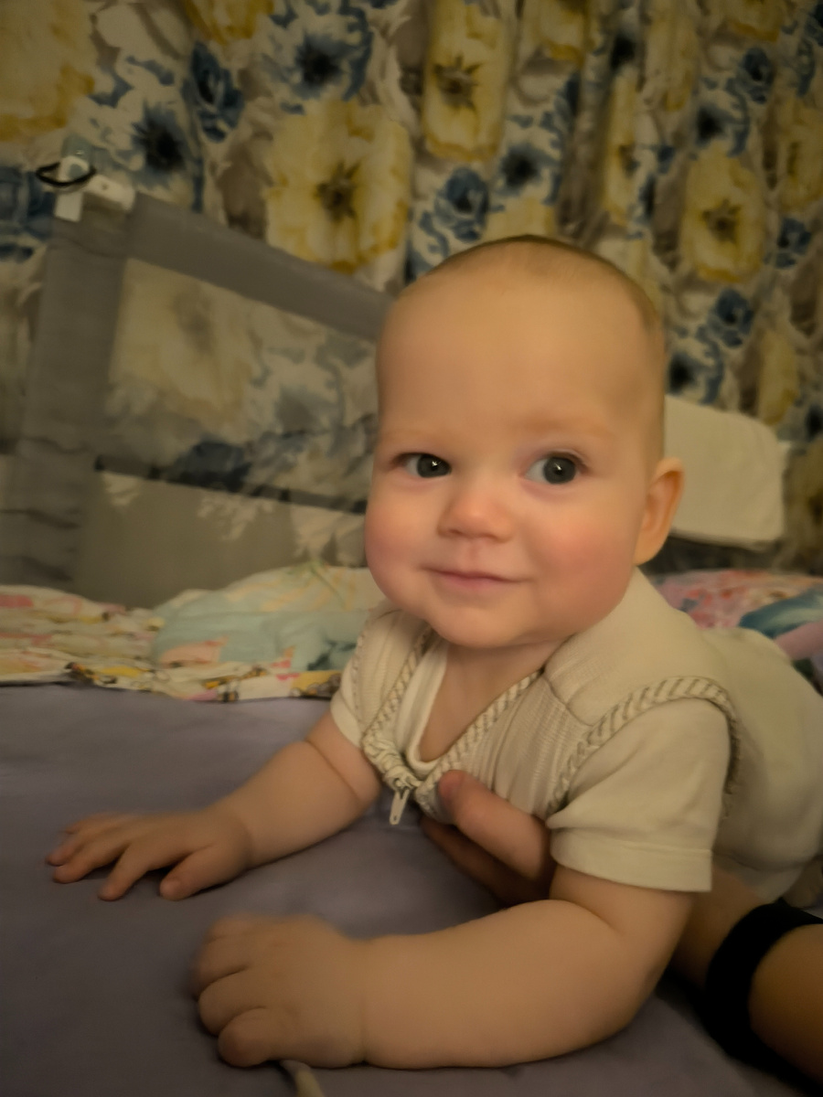 Доброе утро! Солнышко ещё не вышло - я вместо него.