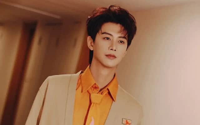   Хэ Цзянь Ци