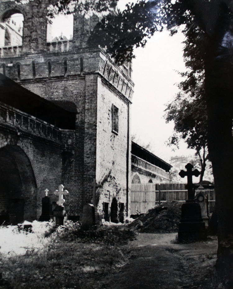 Некрополь Нарышкиных. Автор Б. Карсонов. 1972