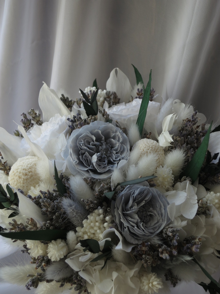 Стабилизированные мини-пионовидные розы. 