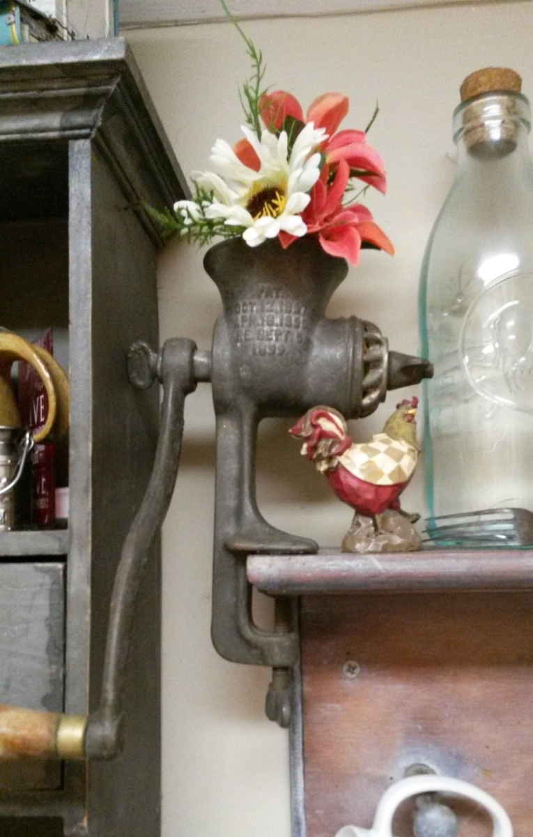 Даже из мясорубки можно сделать цветущий сад - при наличии фантазии. Источник https://i.pinimg.com/originals/13/3e/6c/133e6c1e657db9a19f9b1a3285b76347.jpg.