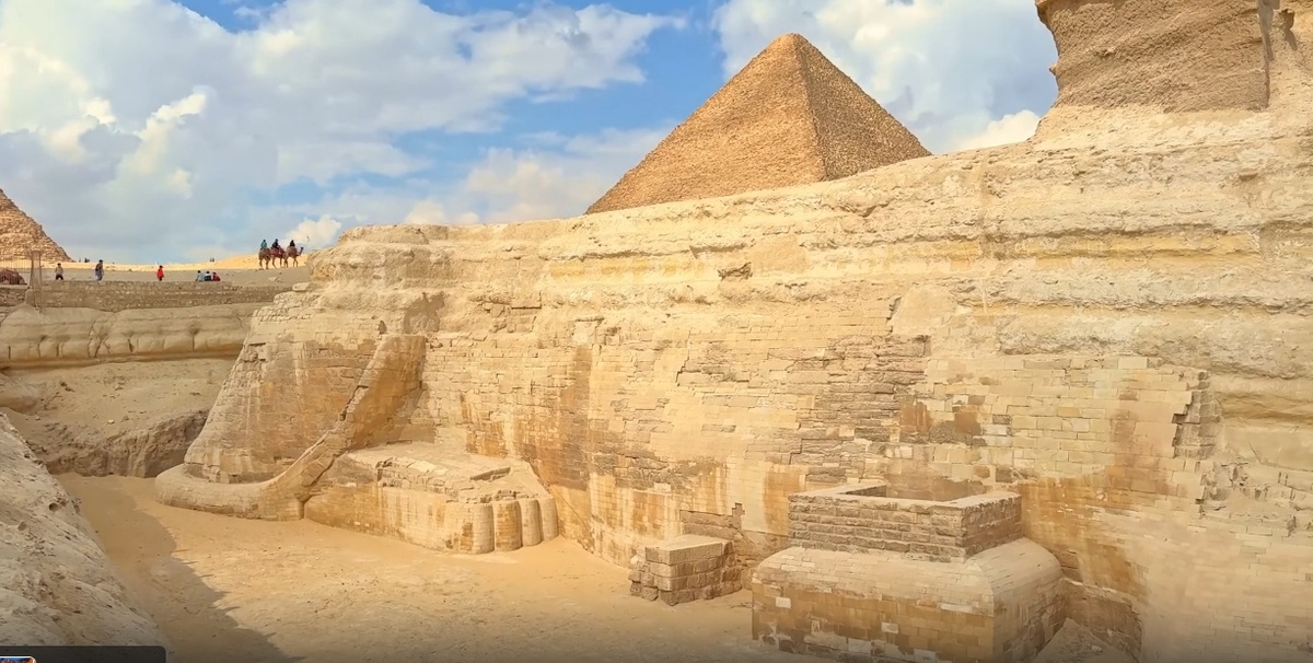 фото из личного архива. Плато Гиза. Подножье Сфинкса