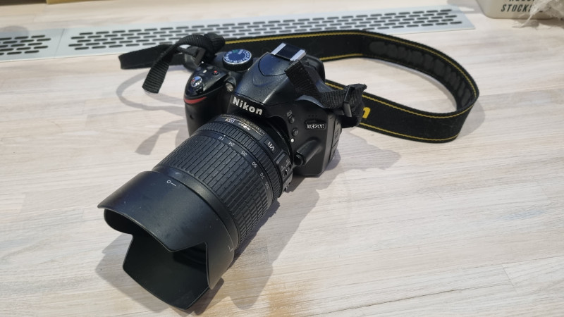 Nikon D3200 с объективом 18-105mm.