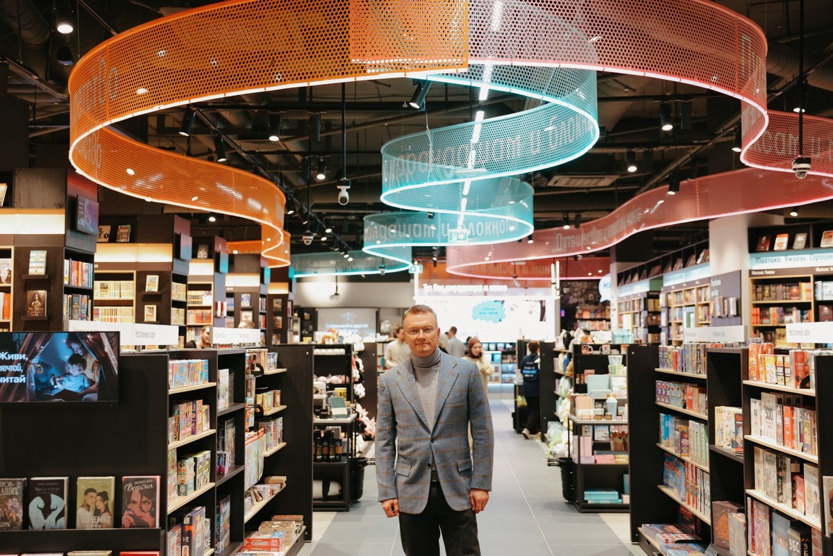 Александр Брычкин в магазине «Читай-город» в ТЦ «Авиапарк». Фото: Алина Бицутина