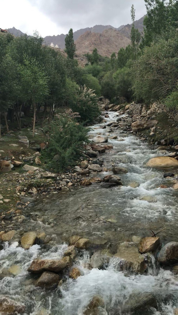 Горная река - естественное ограждение Ликира.