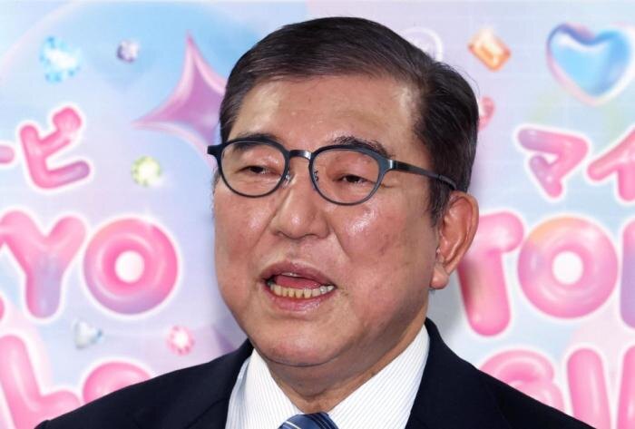 Премьер-министр Японии Сигэру Исиба беседует с журналистами в Токио 1 марта 2025 года, источник - Киодо