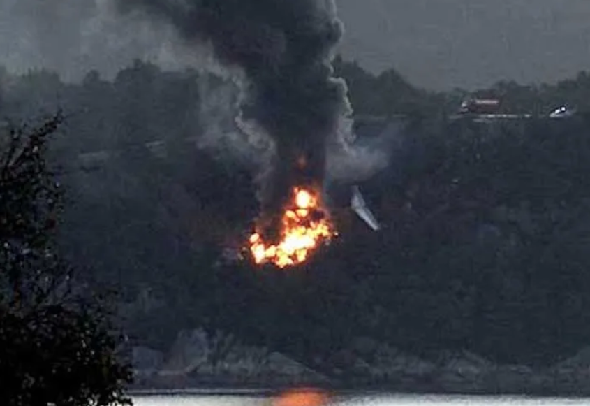 Рейс 670 авиакомпании Atlantic Airways загорелся после того, как выкатился за пределы взлётно-посадочной полосы в аэропорту Сторд, Норвегия. (TV2)
