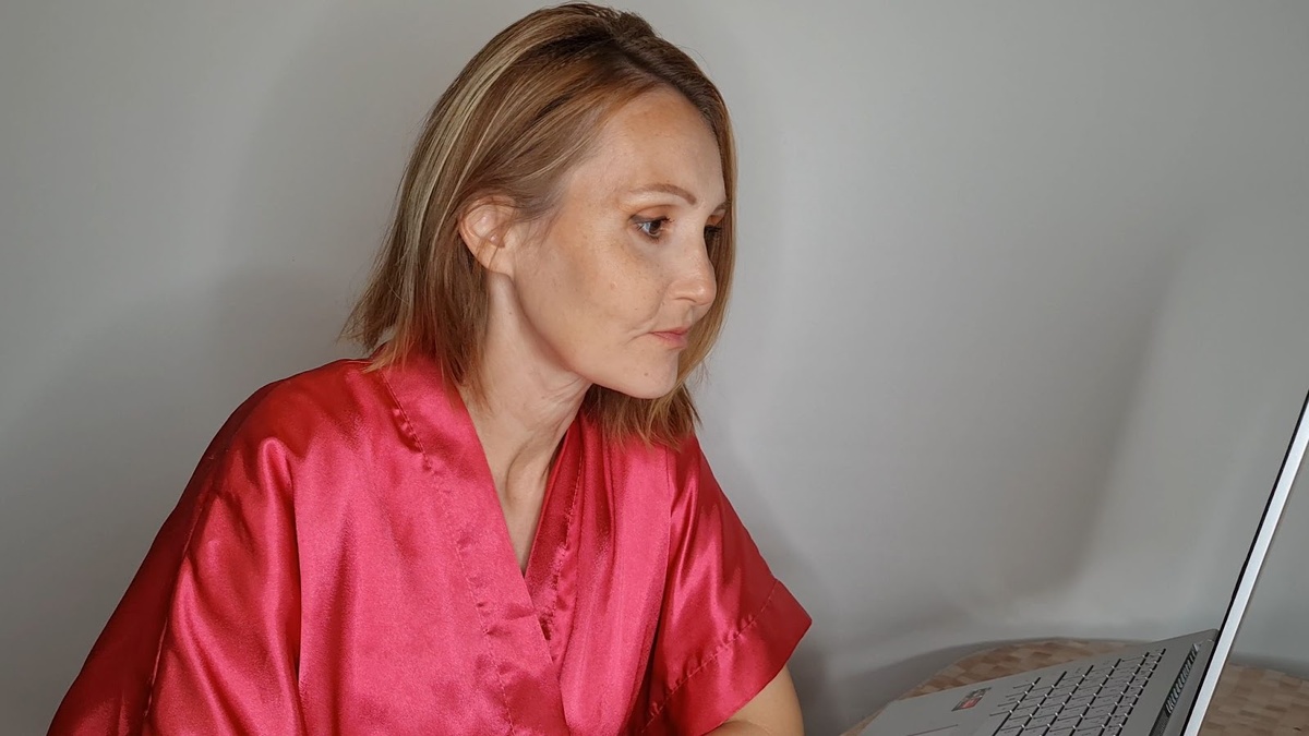 Ночная консультация. Иногда даже такое бывает, когда у нас у обоих нет времени днем😁.
