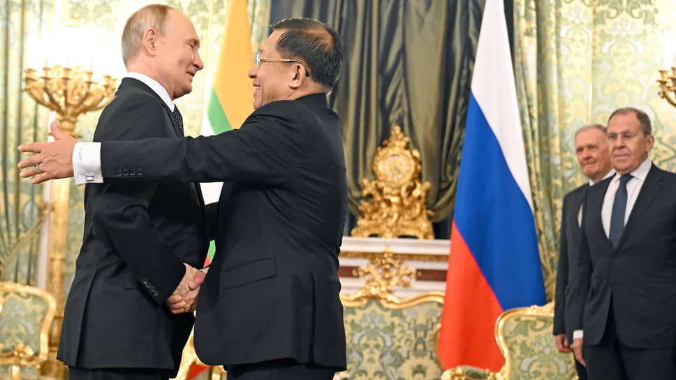 Премьер и президент не могли нарадоваться друг другу.📷Фото: Дмитрий Азаров / Коммерсантъ