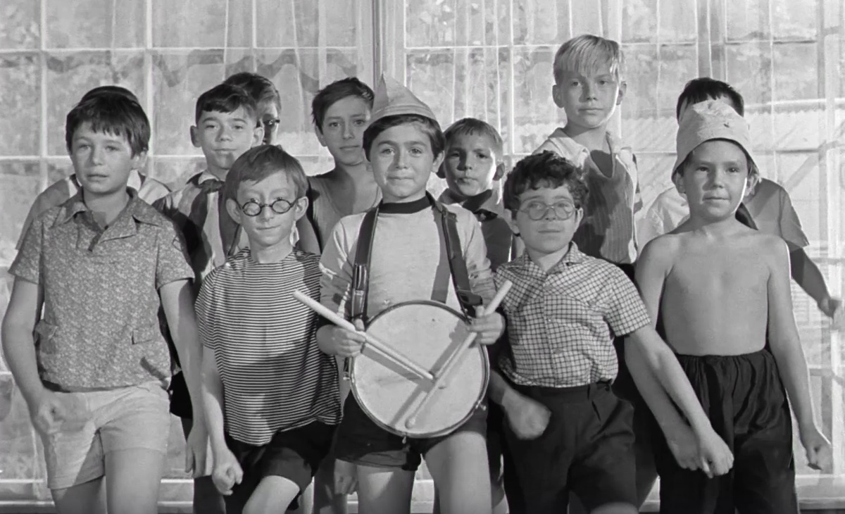   Кадр из фильма «Добро пожаловать, или Посторонним вход воспрещён», 1964 г., киностудия «Мосфильм»