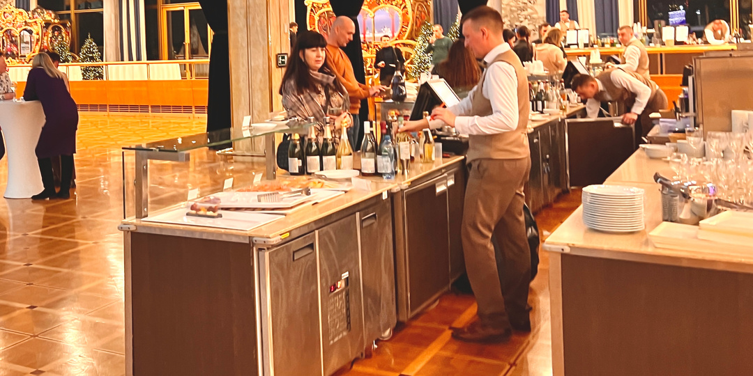 Кремлевский дворец: зашли в Буфет для зрителей на большом концерте. Цены и блюда (обзор)