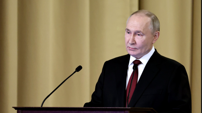   globallookpress.com Pool