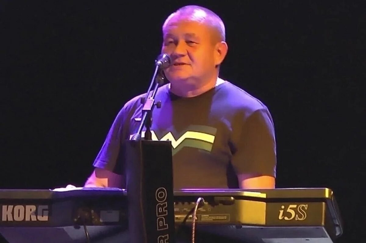    Олег Симонов.