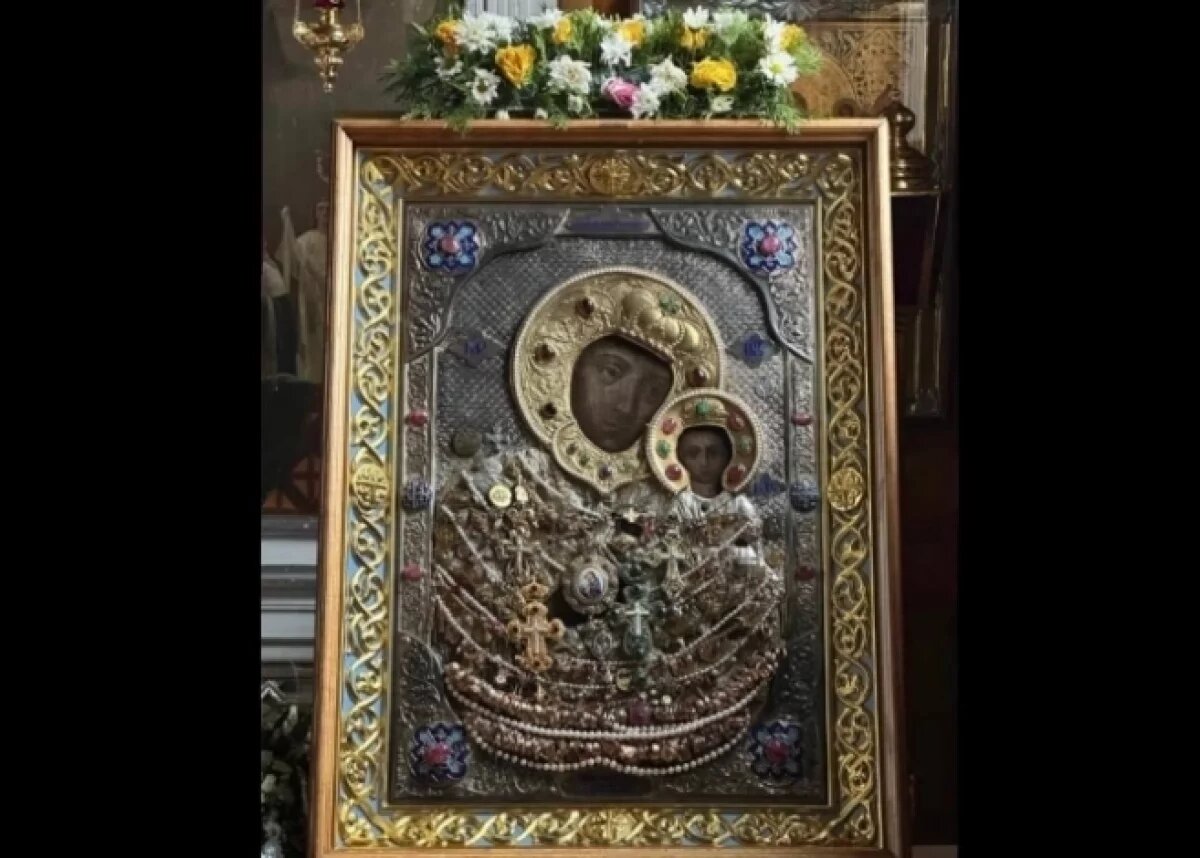    В Смоленск привезли чудотворную икону из разрушенного монастыря под Курском