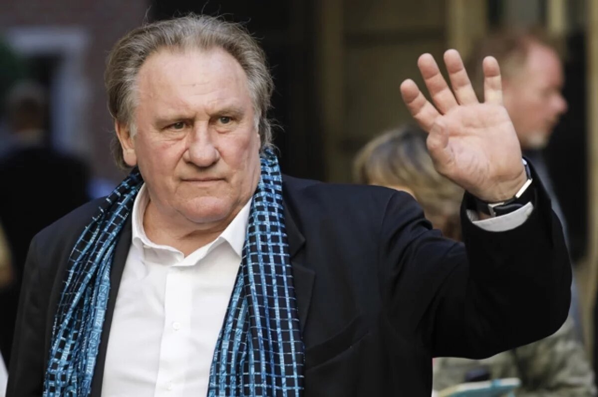    Жерар Депардье.