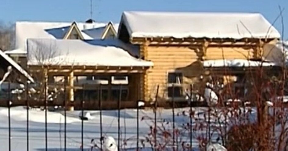    Дом Жерара Депардье в Белых Столбах. Фото: кадр видео