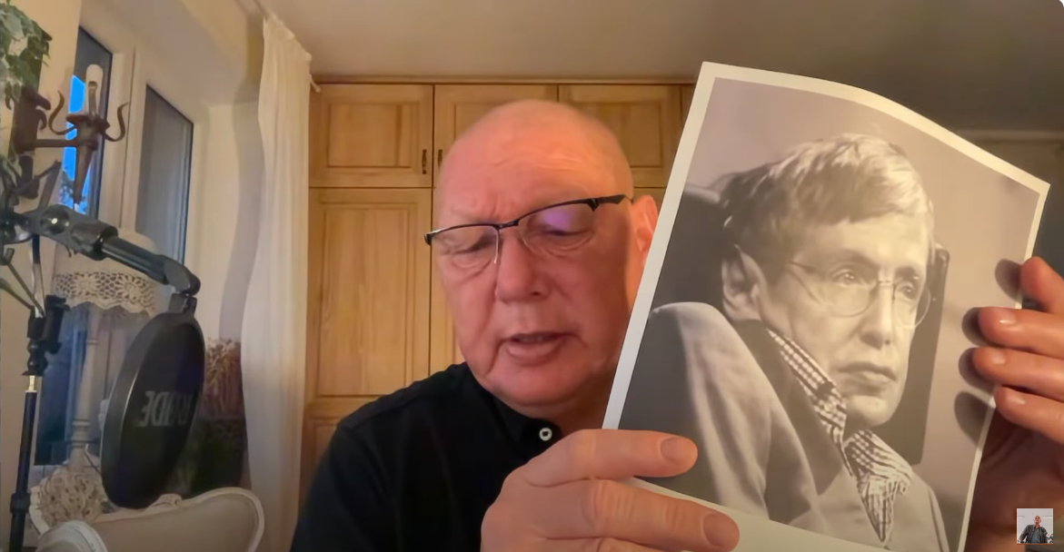 Момент онлайн-трансляции визии Кшиштофа Яцковского по фотографии Стивена Хокинга. Снимок экрана