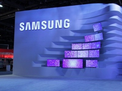    Samsung показала на MWC 2025 монитор-чемодан и другие новые дисплеи