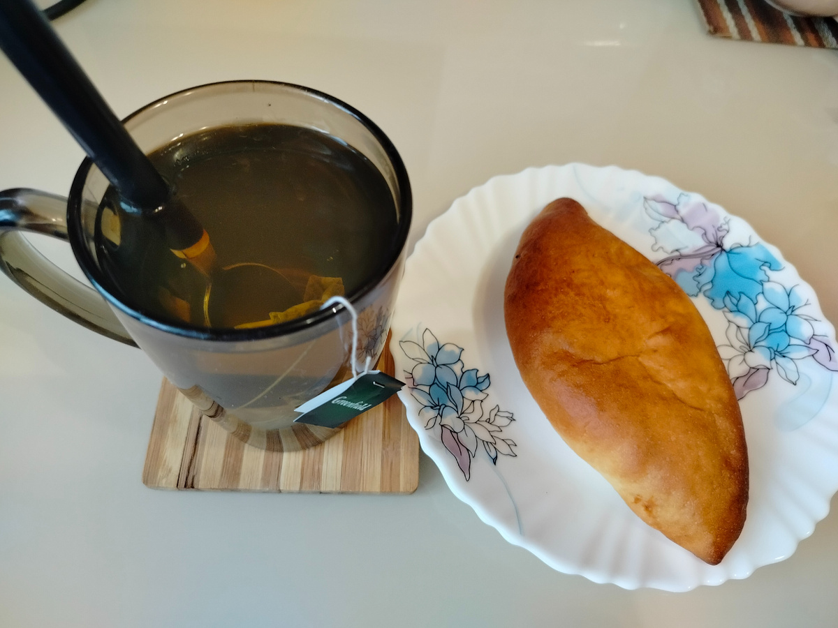 Завтрак. С утра кушать не хочется, но надо. 