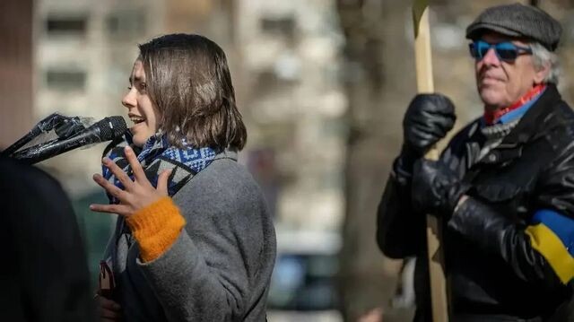 X/emmabutte35
Дарья Руднева на антироссийском митинге