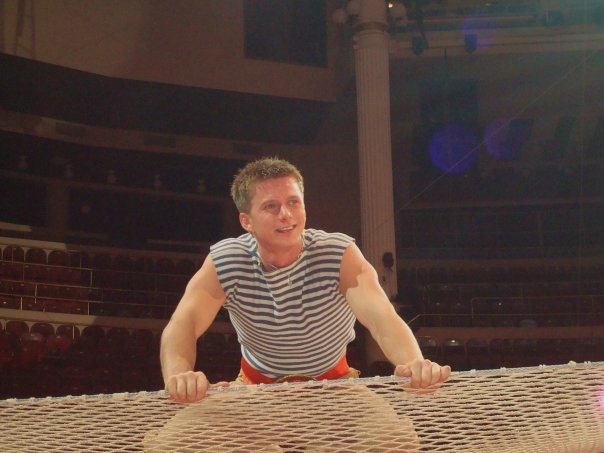 "Доктор Тырса"  2010 г. цирковой воздушный гимнаст