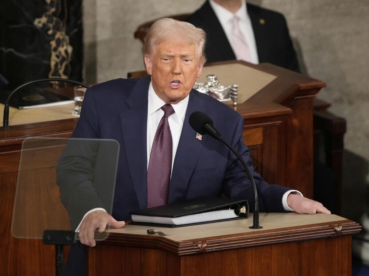    Выступление президента США Дональда Трампа во время обращения к совместной сессии конгресса США© AP Photo / Ben Curtis