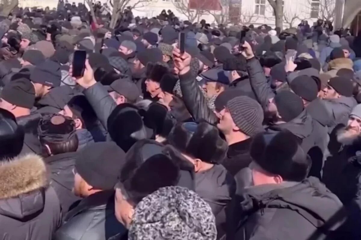    Опубликованы кадры с похорон олимпийского чемпиона Бувайсара Сайтиева