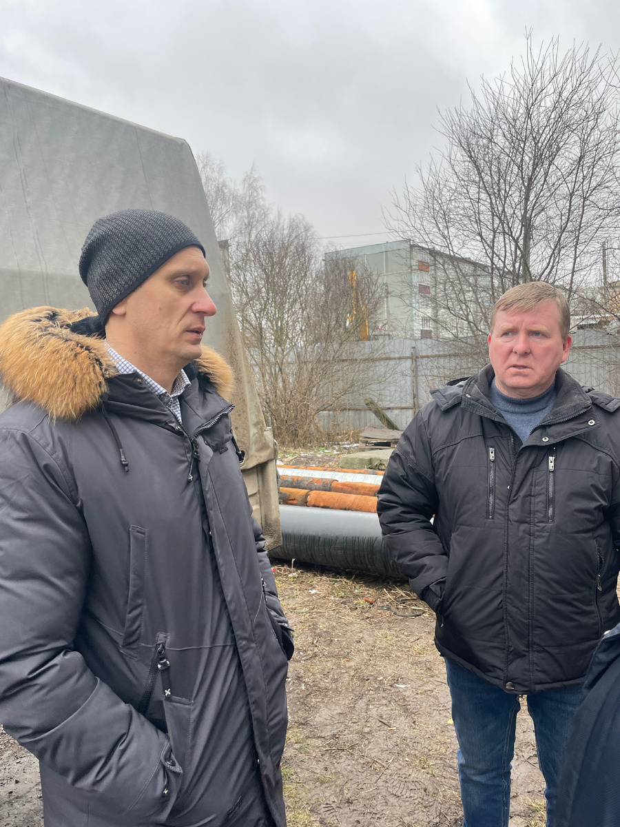 Директор по подготовке производства ООО «ЭнергоГазИнвест-Тула» Пенин Леонид Андреевич и директор Белевского производства  ООО «ЭнергоГазИнвест-Тула» Александр Станиславович Самонин.
