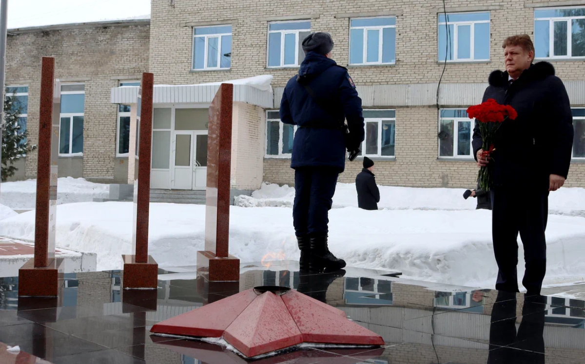     Полпред Серышев приехал к отряду спецназа в Новосибирске
